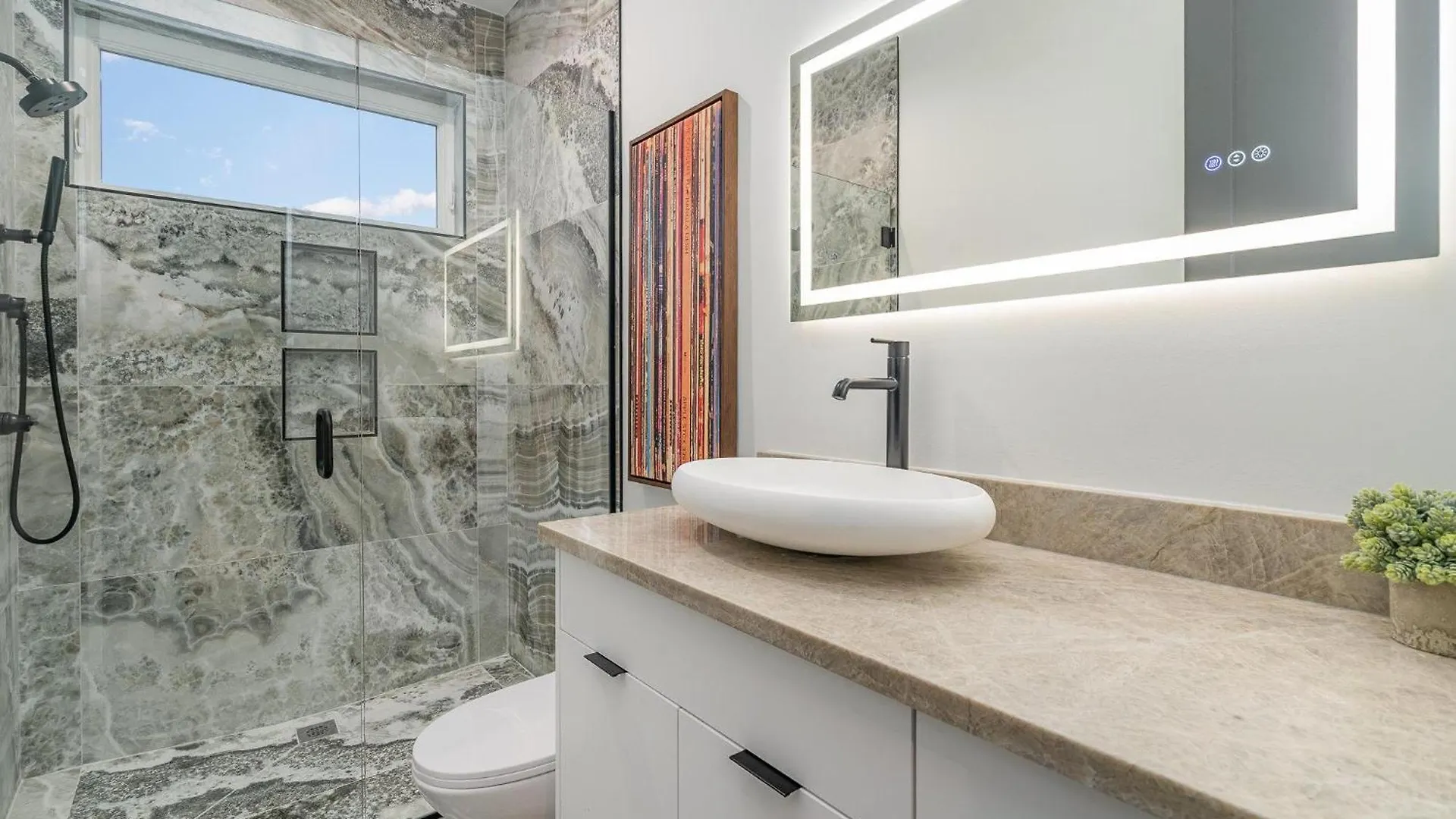 Holiday home Luxe-High Note-Rooftop Hot Tub-3 Mins To Broadway Nashville United States
