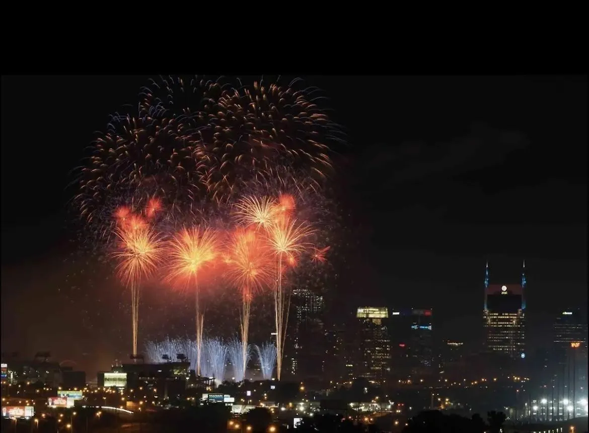 Luxe-High Note-Rooftop Hot Tub-3 Mins To Broadway Nashville 0*,  United States
