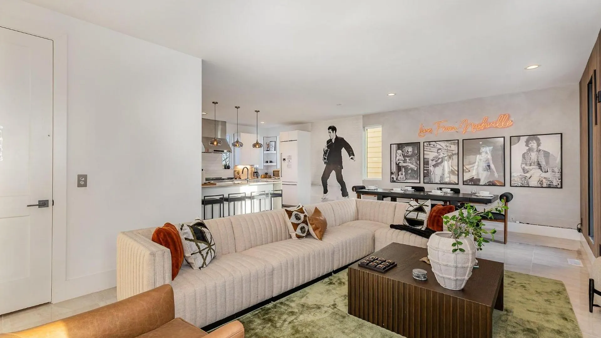 Holiday home Luxe-High Note-Rooftop Hot Tub-3 Mins To Broadway Nashville